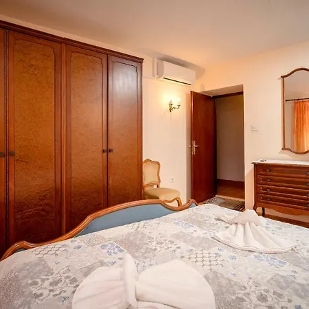 Apartment Spacious 3 Bedroom Ap. - Quiet Center! Stari Grad (Hvar)