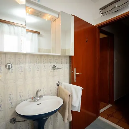Spacious 3 Bedroom Ap. - Quiet Center! Apartment *