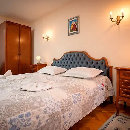 Spacious 3 Bedroom Ap. - Quiet Center! Apartment Stari Grad (Hvar)